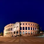 Top App 5 Min Arena Amphitheater